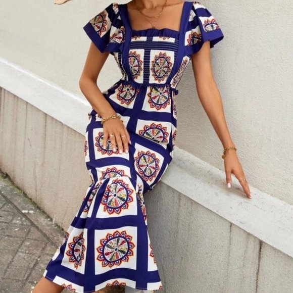 blue contemporary Floral Shirred Dress with Mermaid hem & Butterfly Sleeve - Picture 2 of 6